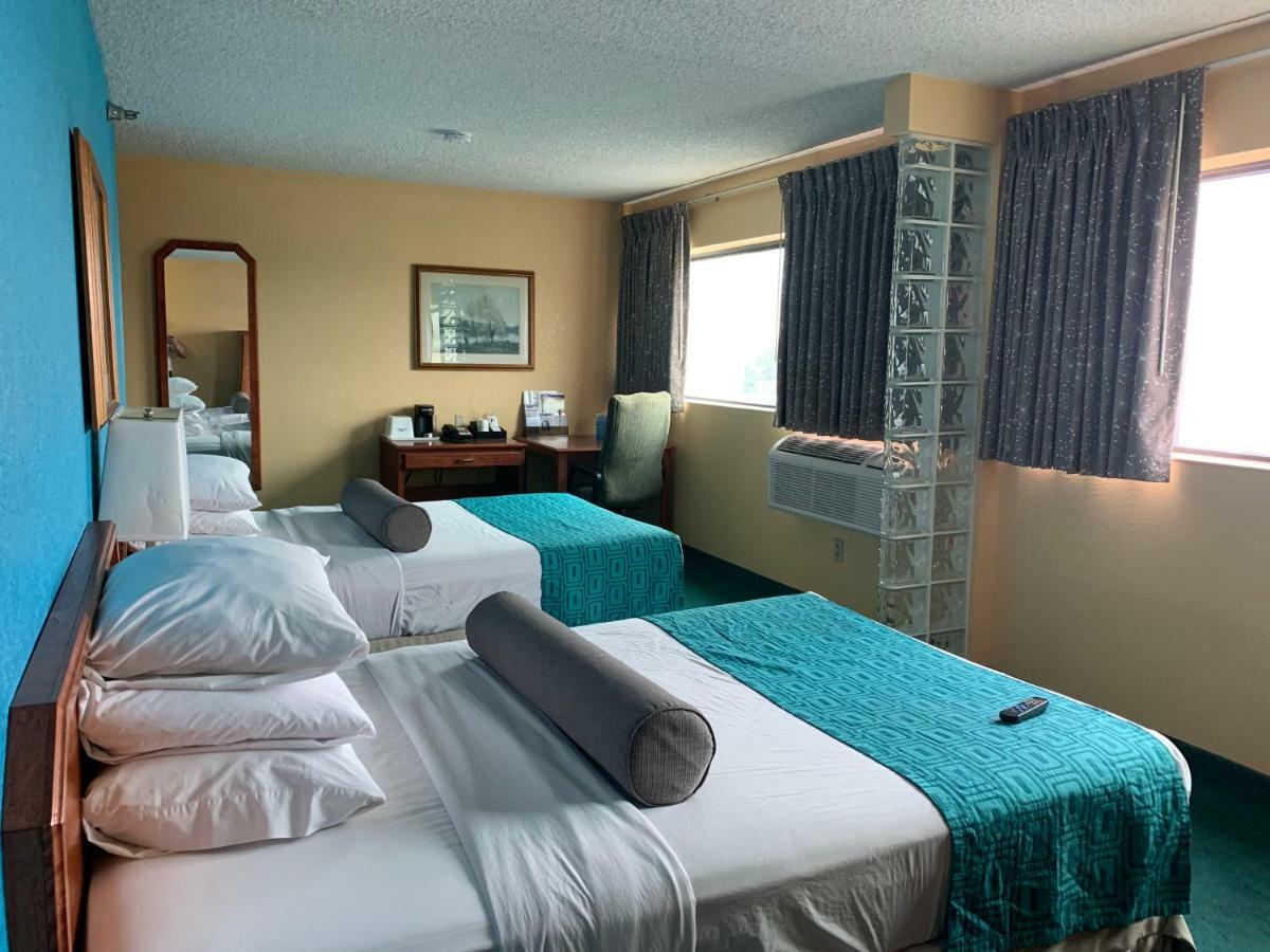 Howard Johnson By Wyndham Denver West Wheat Ridge Eksteriør billede