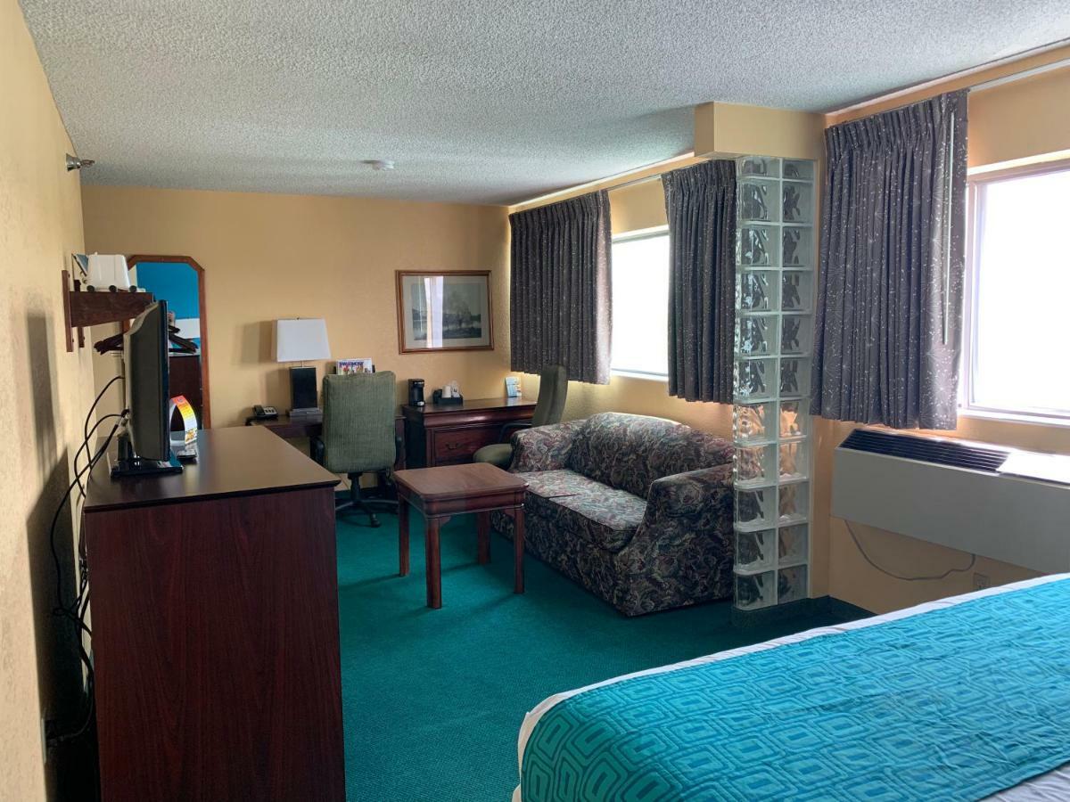 Howard Johnson By Wyndham Denver West Wheat Ridge Eksteriør billede