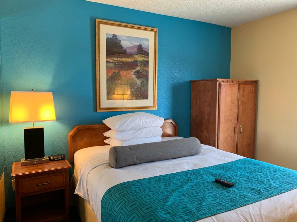 Howard Johnson By Wyndham Denver West Wheat Ridge Eksteriør billede